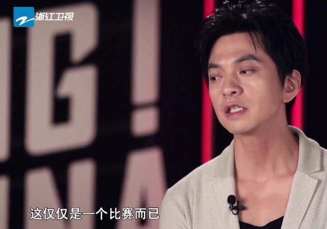 李宇春|《好声音》李宇春关键时刻出现口误，全程都很紧张，李健暖心安慰