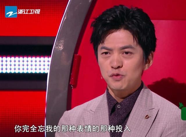 李宇春|《好声音》李宇春关键时刻出现口误，全程都很紧张，李健暖心安慰
