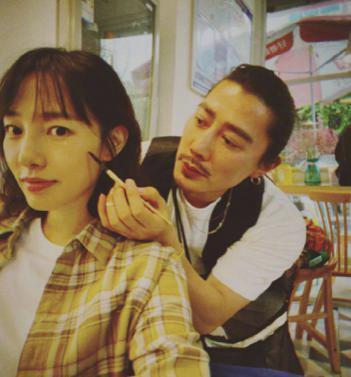 白百何|离婚近况大不同！白百何通宵拍戏辛苦养娃，陈羽凡发福恋爱两不误