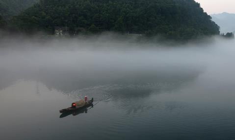鹧鸪天|如何能写好一首，送给自己朋友的嵌字诗？其实并不难