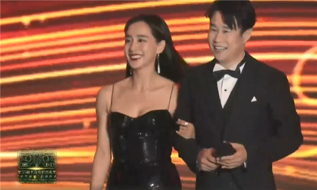 小沈阳|小沈阳又被P葬礼图造谣去世，他出席百花奖表演歌曲状态佳
