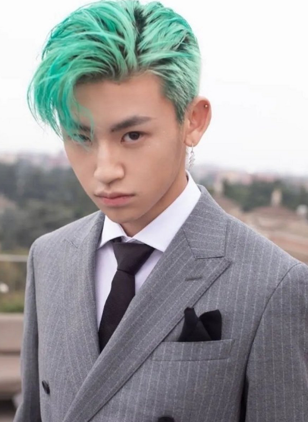 男明星绿发:王一博阳光,陈伟霆有魅力,看到范丞丞:我心动了