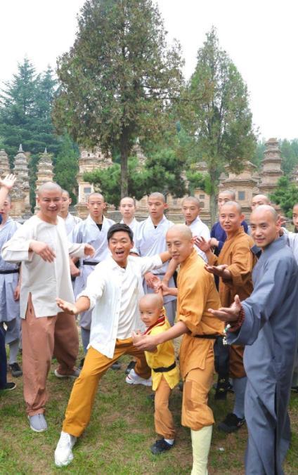 王宝强|王宝强被曝离婚后强占马蓉美国房产？他懒理风波现身少林寺斗武