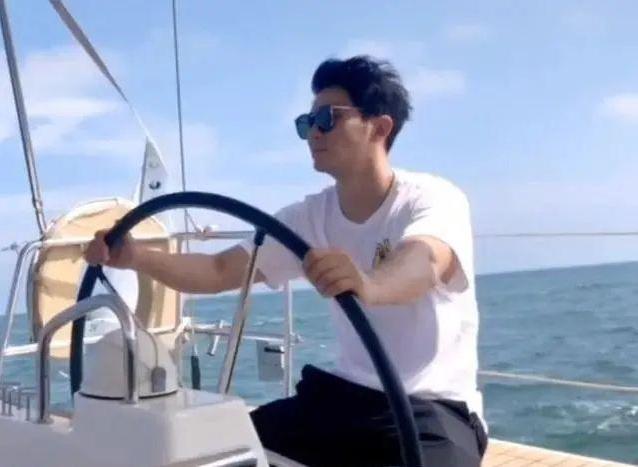 范冰冰|范冰冰晒自拍美照，对话疑似泄露新恋情，网友直指已与李晨复合