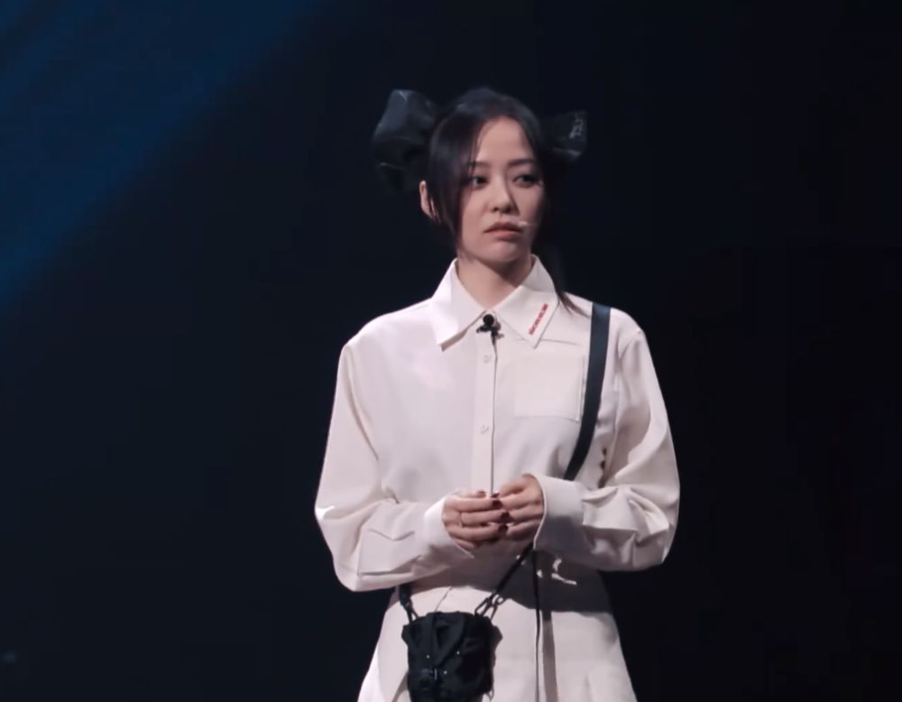 张靓颖|李宇春在《中国好声音》惨败，和张靓颖遭遇如出一辙，综艺套路深