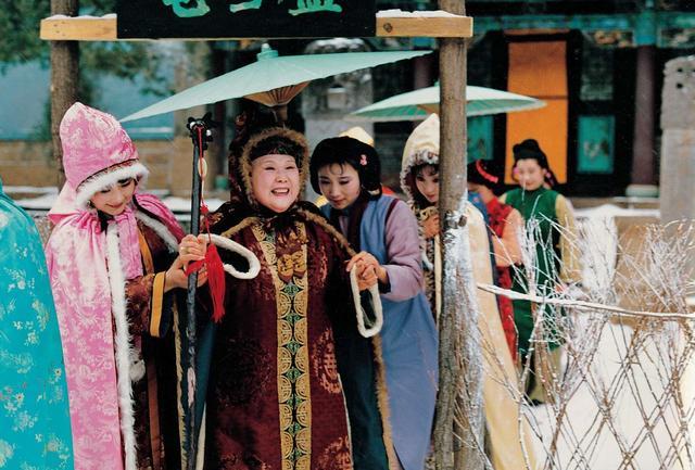 林黛玉|《红楼梦》的投亲团中，贾母的两个孙女黛玉和湘云为何不受贾家待见？