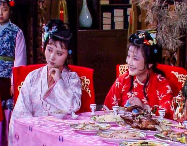 林黛玉|《红楼梦》的投亲团中，贾母的两个孙女黛玉和湘云为何不受贾家待见？