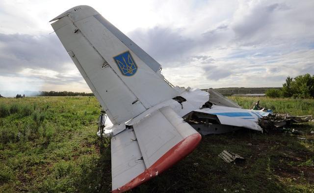 重大空难昨晚20时50分乌克兰一架安26坠毁致25人死亡2人重伤