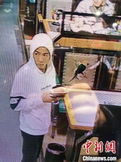 内蒙古“极度危险”嫌疑人张立东落网 悬赏金曾从5000升至10万_腾讯新闻