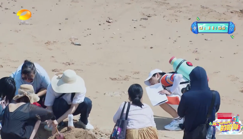 杨洋|杨洋爱上李一桐？两人录节目太甜引质疑，网友：因为李一桐长得像李沁