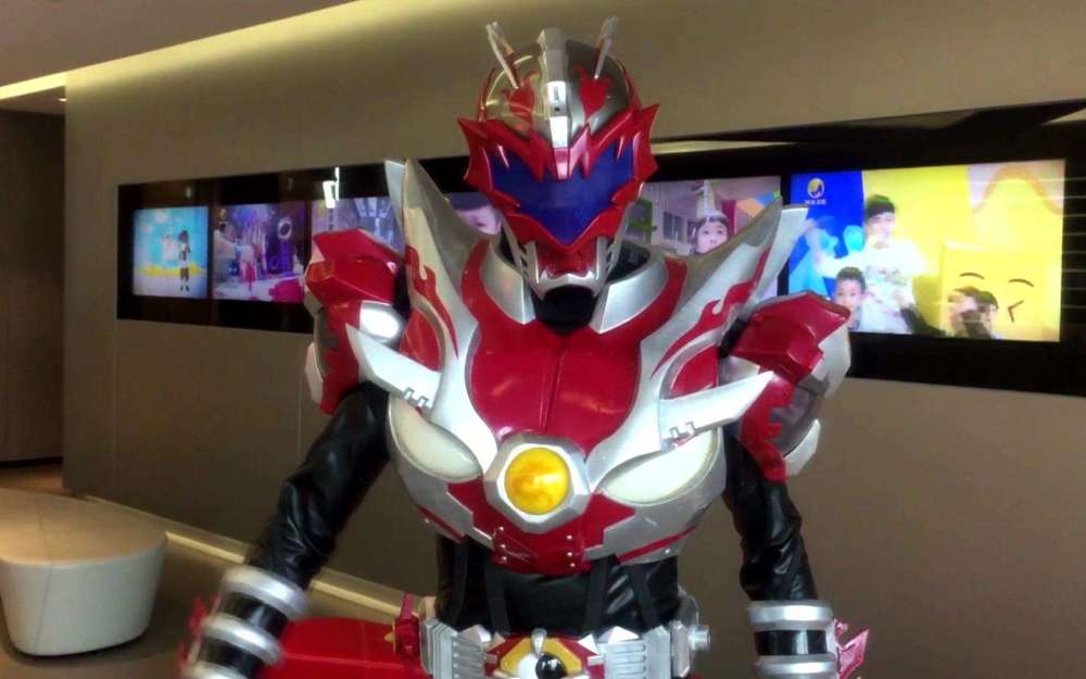 黑暗炎龙侠因此才亲自出手想要解决掉炘南,等张健想要发动必杀的时候