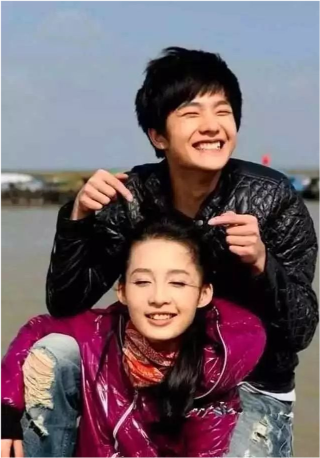 杨洋|杨洋爱上李一桐？两人录节目太甜引质疑，网友：因为李一桐长得像李沁