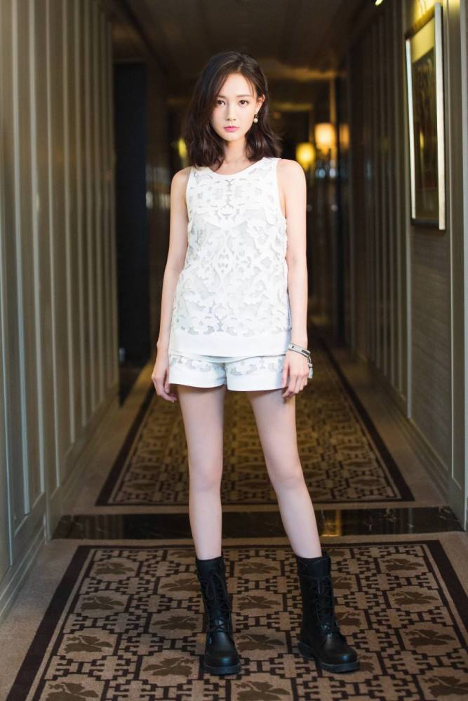 杨洋|杨洋爱上李一桐？两人录节目太甜引质疑，网友：因为李一桐长得像李沁