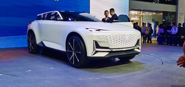 vision-v|从长安汽车在北京车展发布高端概念车来看，未来还可期吗？