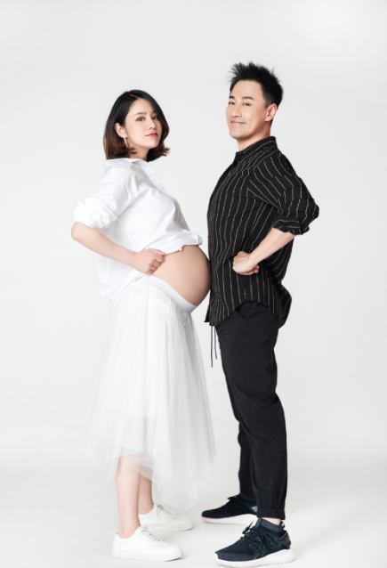 张馨月|张馨月首晒大肚照官宣生下宝宝，林峯幸福表白：会用生命守护珍惜