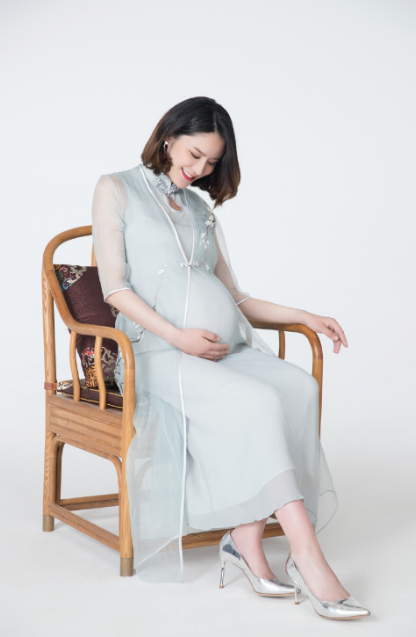 张馨月|张馨月首晒大肚照官宣生下宝宝，林峯幸福表白：会用生命守护珍惜