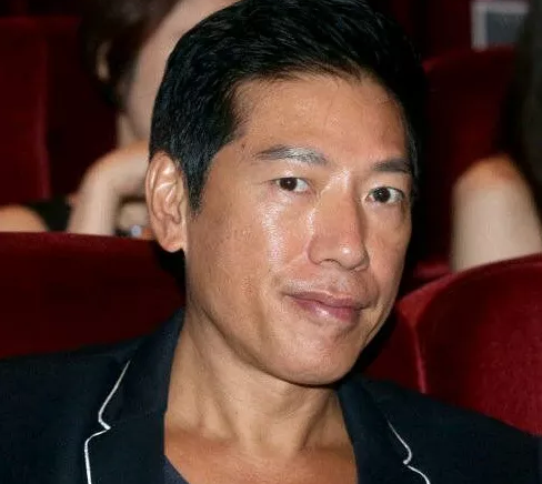 张耀扬|乌鸦张耀扬被曝将正式复出，与陈小春一起外出勘景，准备新电影