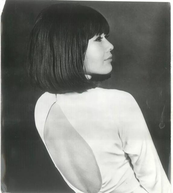 周信芳之女周采芹两次婚姻失败自杀未遂后被好友送进精神科