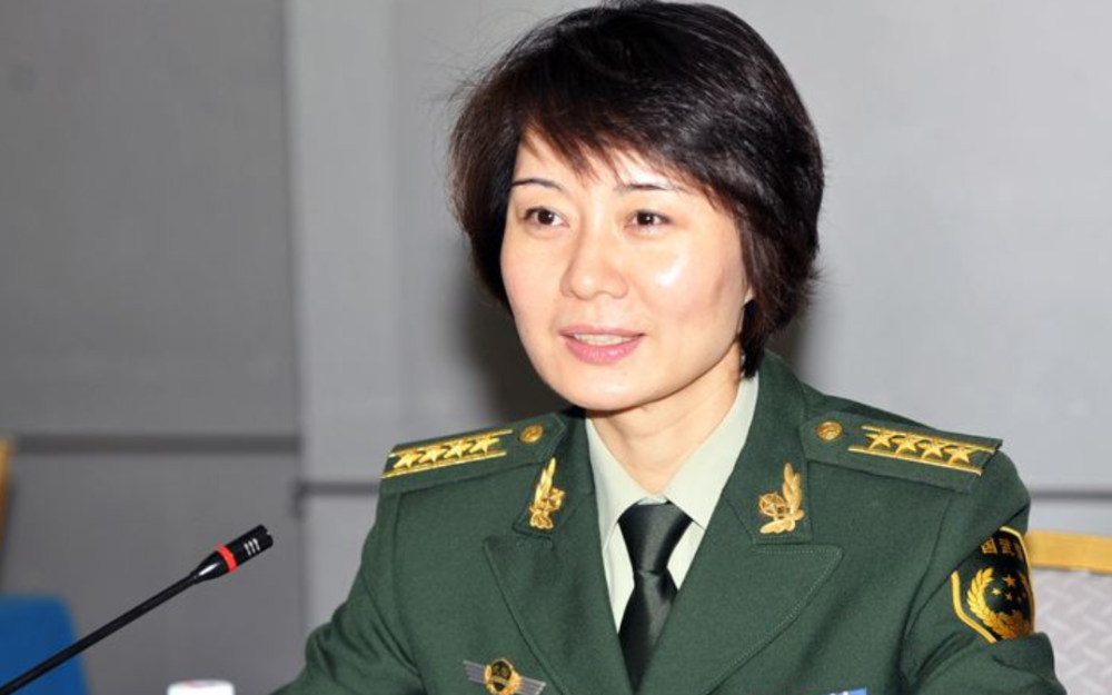 中国第一美女警花雷敏,57秒徒手攀登5层楼,此项纪录无人打破_腾讯新闻