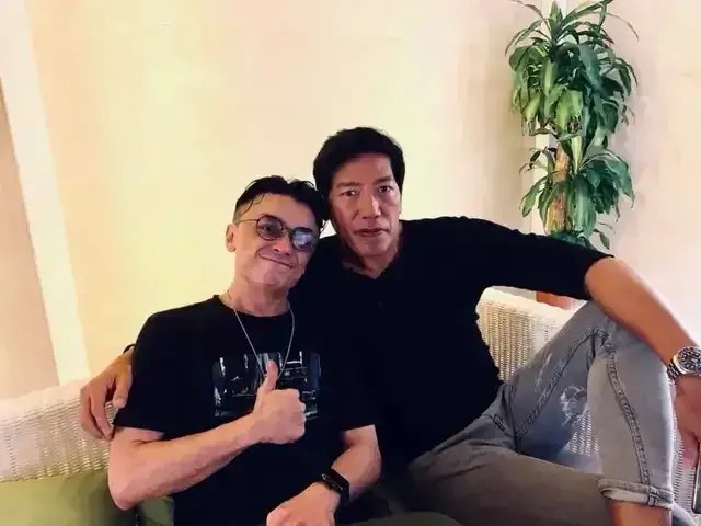 张耀扬|乌鸦张耀扬被曝将正式复出，与陈小春一起外出勘景，准备新电影