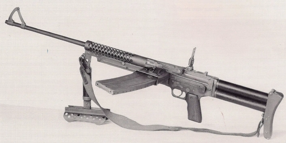 辣么长的弹匣就才20发?二战美军约翰逊机枪那点事儿