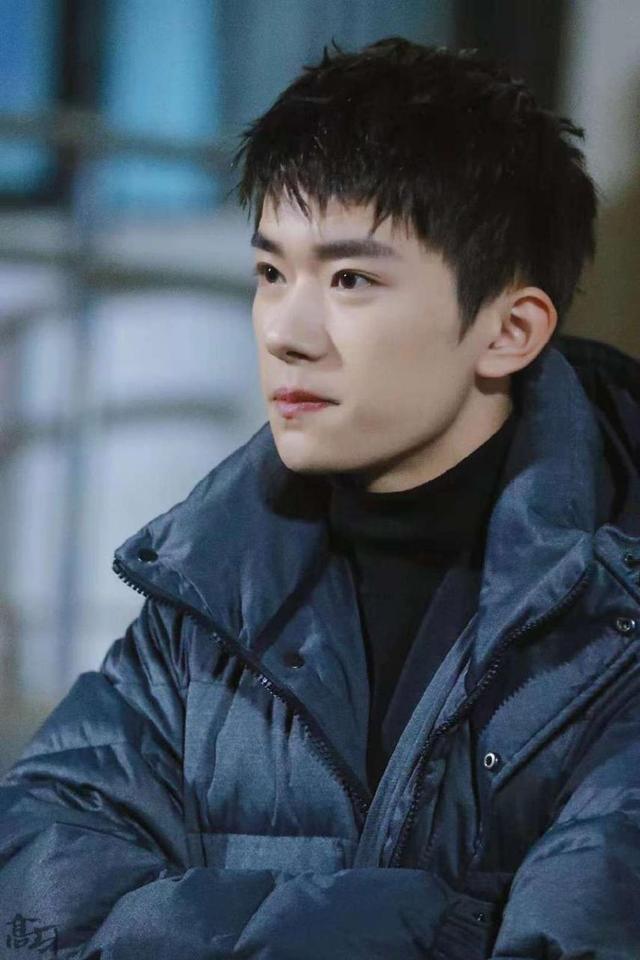 易烊千玺|易烊千玺新片预告太揪心！弟弟遭掌掴演技爆发，眼神里都是戏