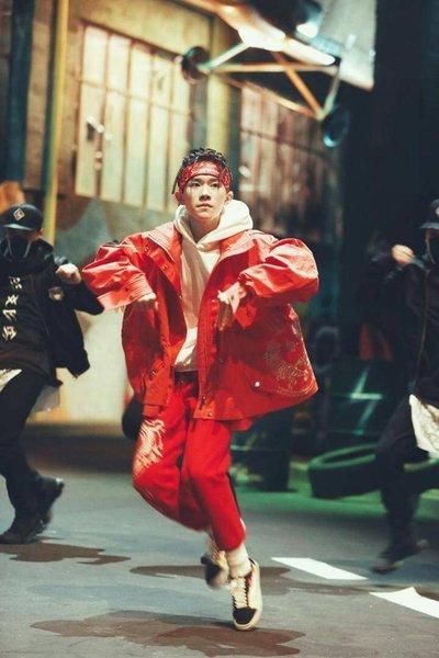 易烊千玺|易烊千玺新片预告太揪心！弟弟遭掌掴演技爆发，眼神里都是戏