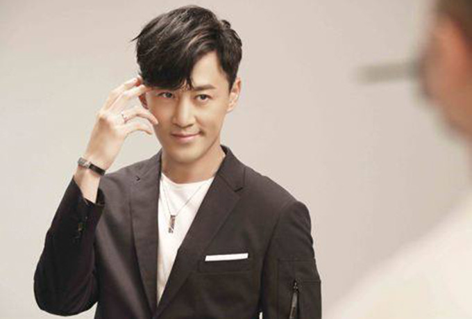 林峯|恭喜！40岁林峯升级当爸，张馨月晒大肚照，还曝光一家三口合影