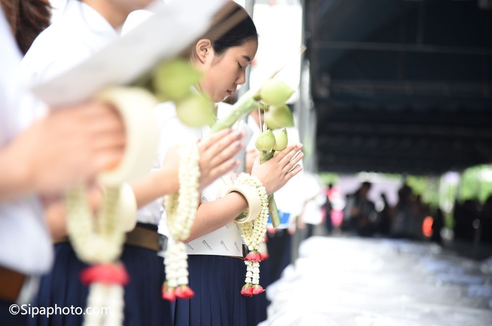 高考报考福利，免费上学还包分配！