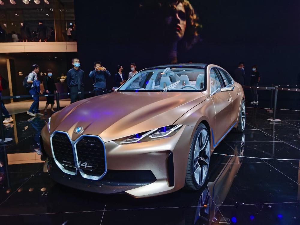 搭载第五代edrive续航600km宝马i4亮相北京车展