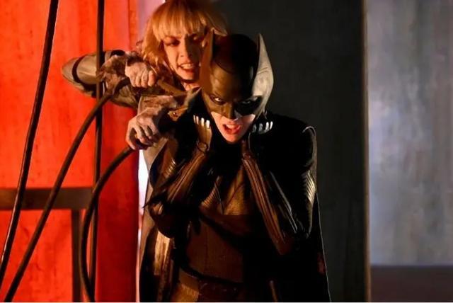 蝙蝠女侠|新蝙蝠女侠定妆照曝出，新女主野性呆萌接地气，预计2020 年上映