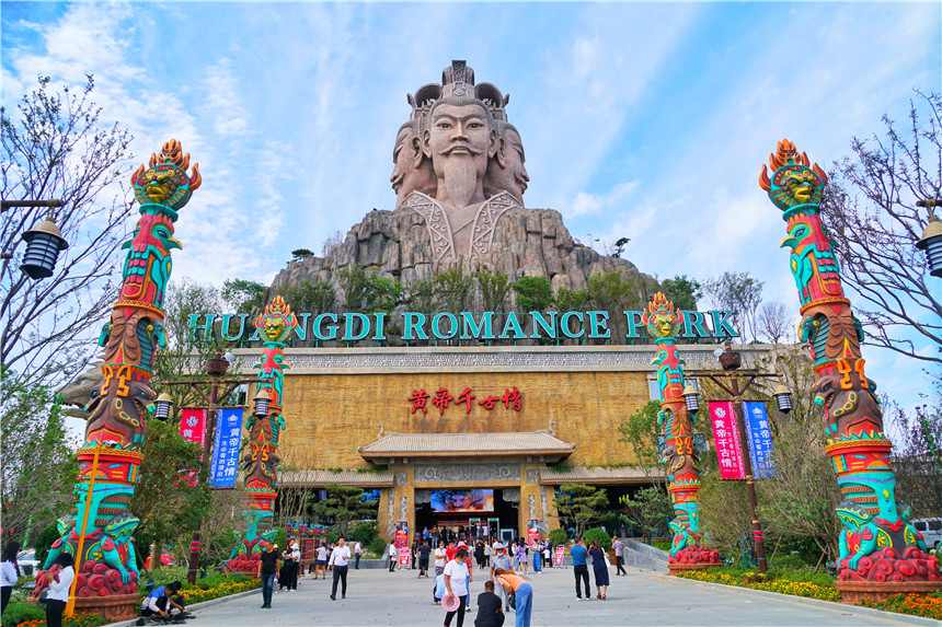 河南郑州新添网红景点,美轮美奂的视觉盛宴,穿越到千年前的宋朝