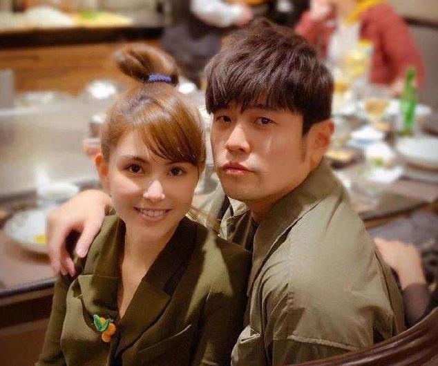 昆凌|周杰伦回应昆凌彩虹图事件：用一句话称赞昆凌，也赞美了侯佩岑