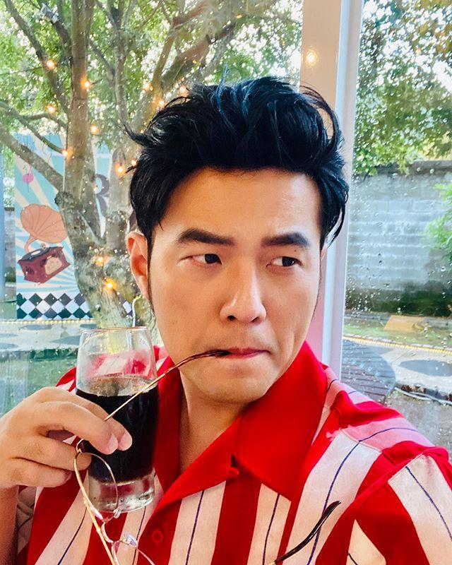 昆凌|周杰伦回应昆凌彩虹图事件：用一句话称赞昆凌，也赞美了侯佩岑