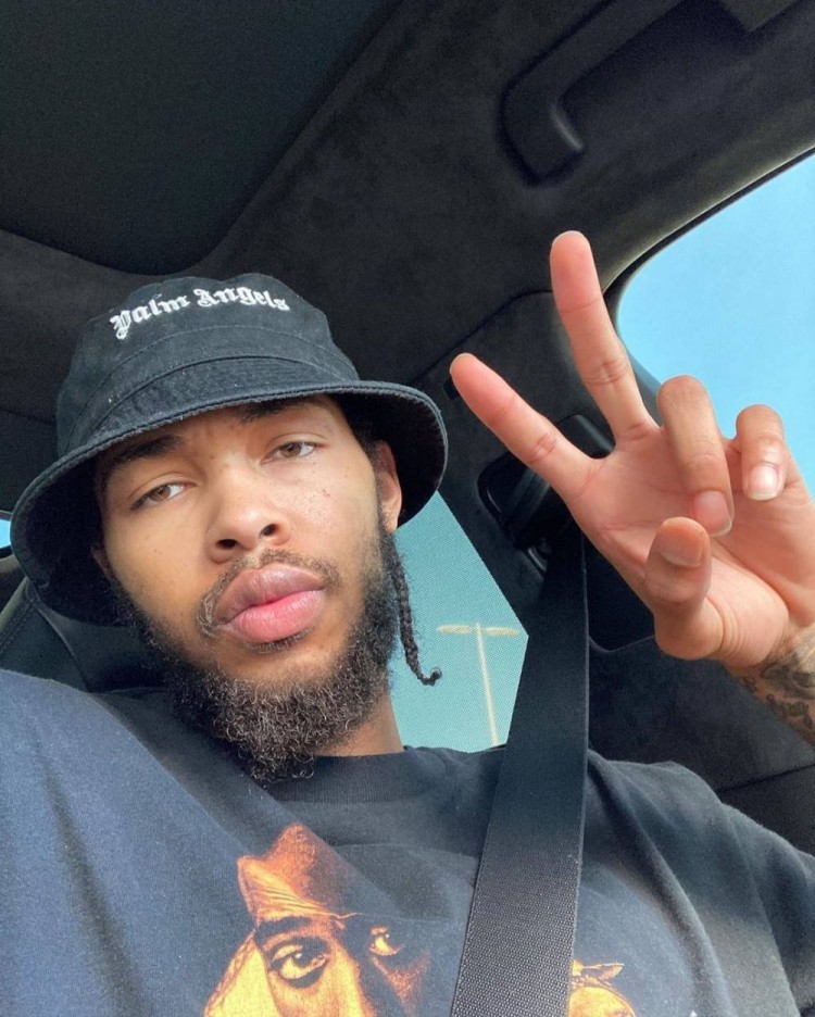 今日图集:球场下的英格拉姆