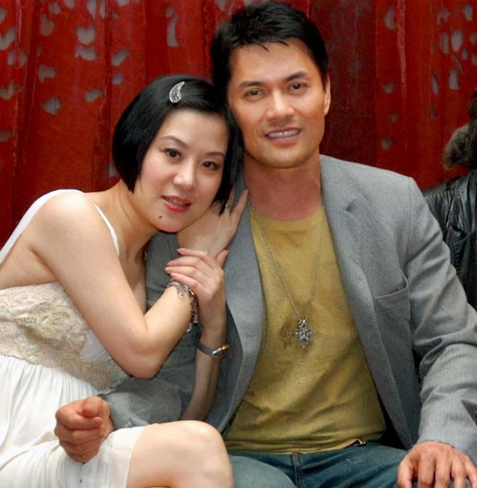 吕良伟精心保养迷倒小15岁富婆妻子,如今身家几十亿,唯一烦恼是儿子太