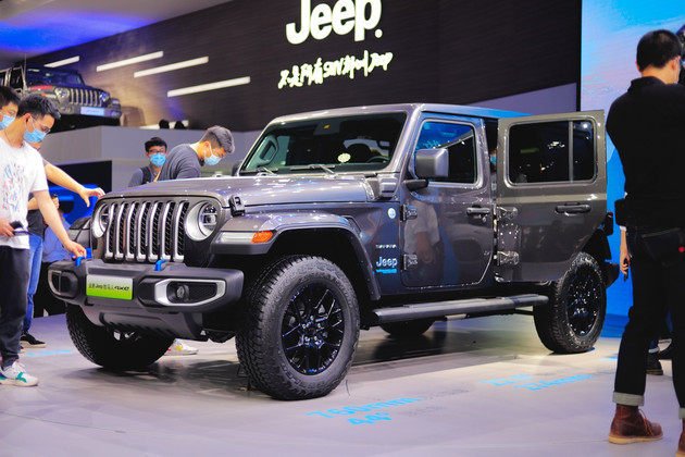 2020北京车展广汽菲克jeep携牧马人4xe大指挥官phev齐亮相