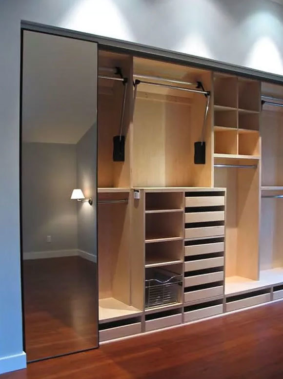 定制衣柜不装门好不好?入墙式推拉门/挂窗帘衣柜,你会怎么选?