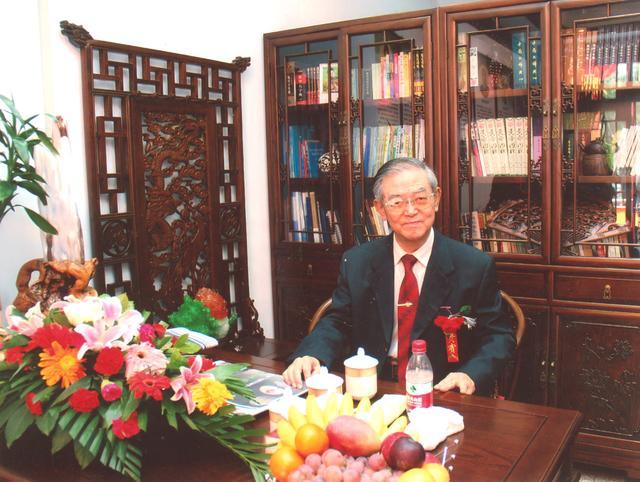 沈氏女科第二十代传人沈绍功先生