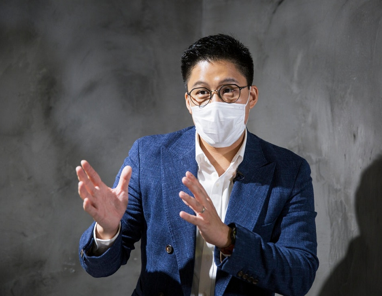 霍启刚|霍启刚曝求婚郭晶晶细节：心跳加速仿佛小鹿乱撞，全程担心戒指被没收