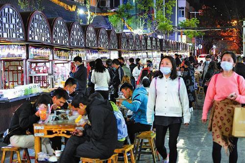 為了規範夜市運作,二道街夜市實行標準化管理,具體標準為