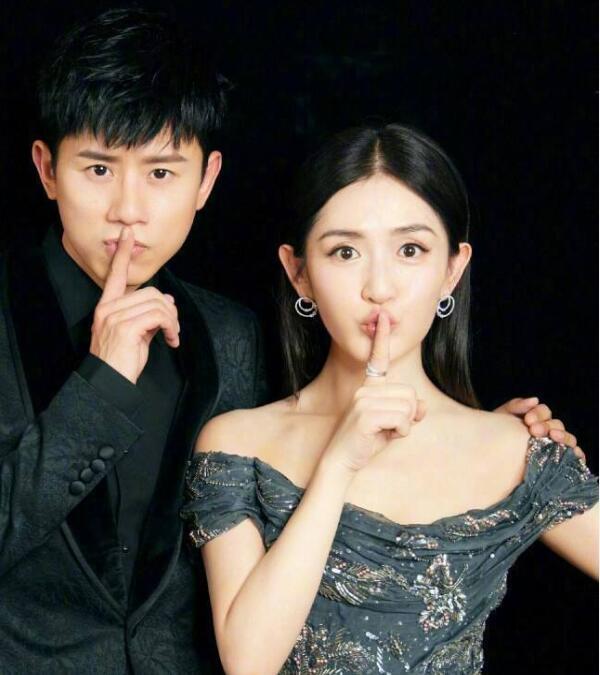 张杰|张杰谢娜庆祝结婚九周年，晒出全家福，两位小公主背影超可爱！