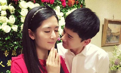 张杰|张杰谢娜庆祝结婚九周年，晒出全家福，两位小公主背影超可爱！