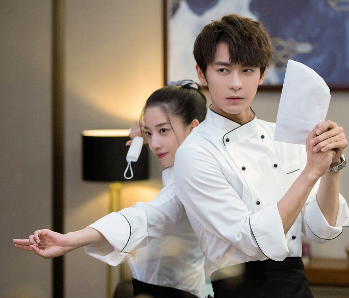 酒店实习生定档赵志伟合作甜美女主剧照上两人配一脸