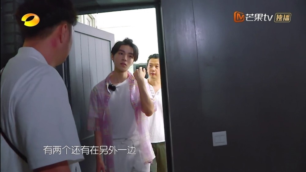 王俊凯|王俊凯回归《中餐厅》热度猛涨，身材爆瘦，只有林大厨是真关心