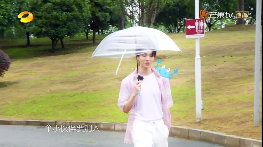 王俊凯|王俊凯回归《中餐厅》热度猛涨，身材爆瘦，只有林大厨是真关心