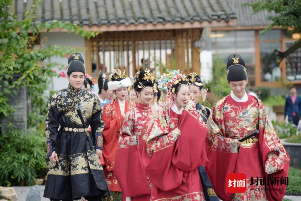 汉服|大明女子的游园生活是什么景象？200多名成都汉服爱好者情景复原