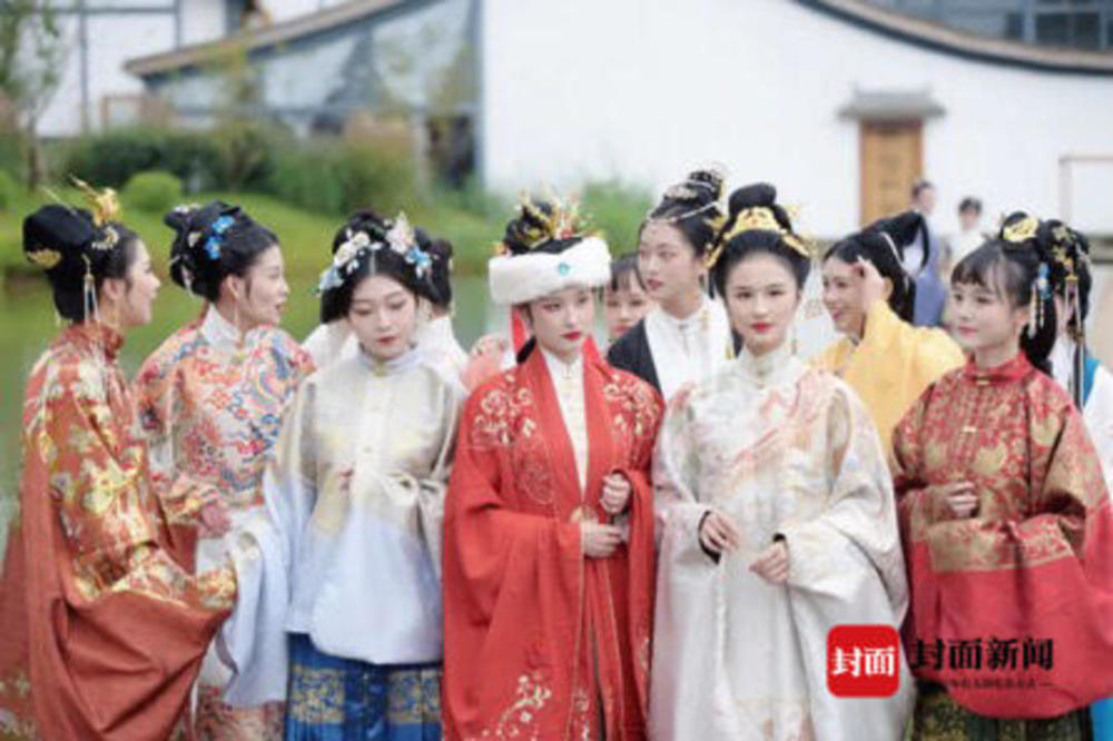 汉服|大明女子的游园生活是什么景象？200多名成都汉服爱好者情景复原