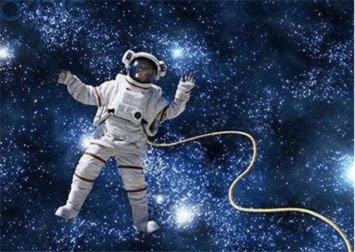 宇航员|18位宇航员永远长眠在太空，而他已飞到了冥王星，即将飘出太阳系