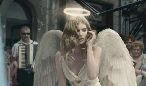 宣州谢朓楼饯别校书叔云|美国女子为实现“飞行梦”，花费100万在背部植入翅膀，结果怎样